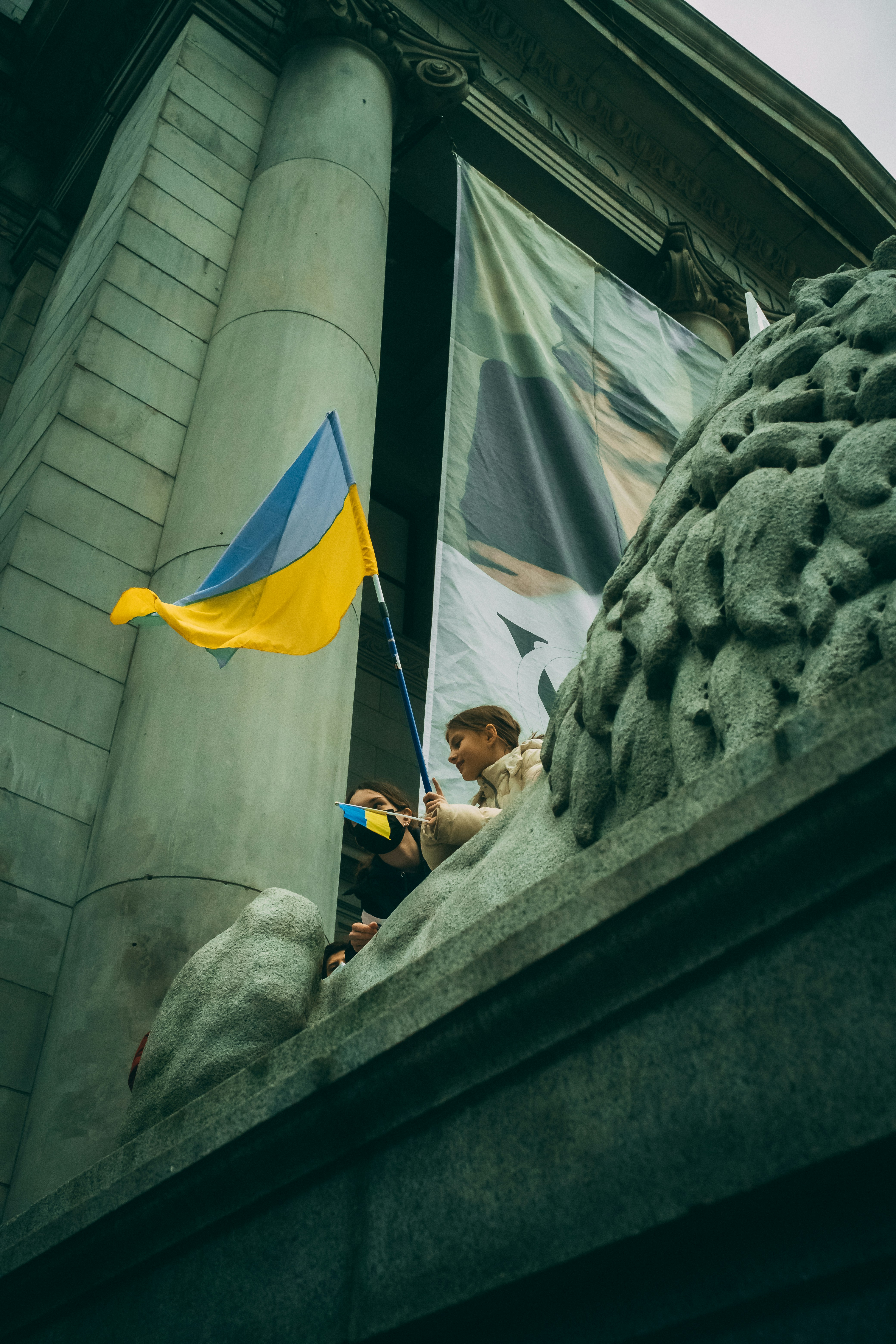 Illustration of two people connecting online