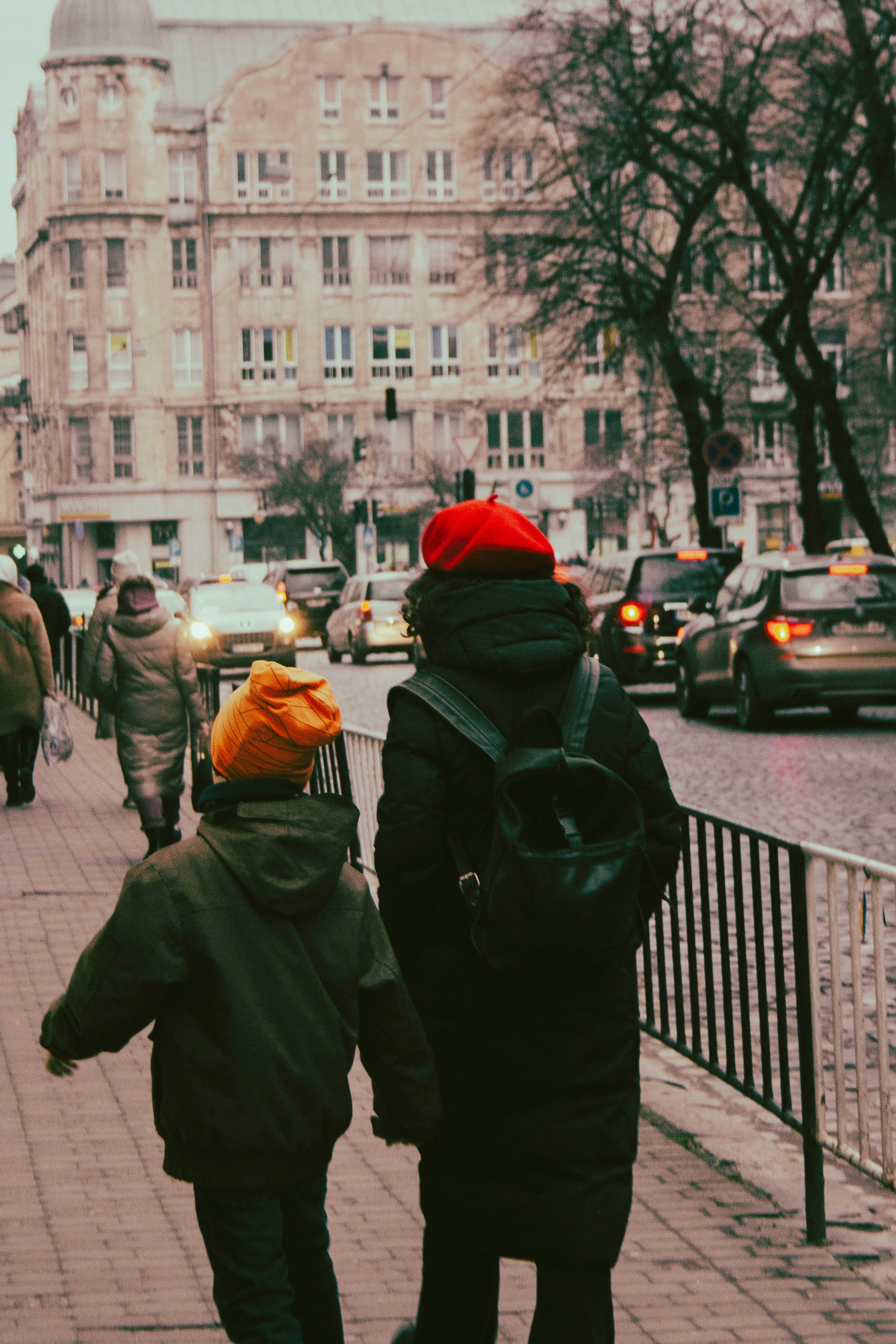 Illustration of a Kyiv street scene